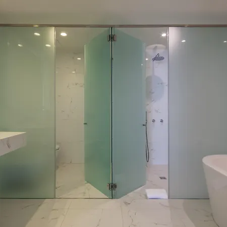 Vincci Hotel 4*